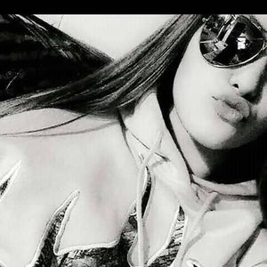 Meet your Posher, Nicole lynn